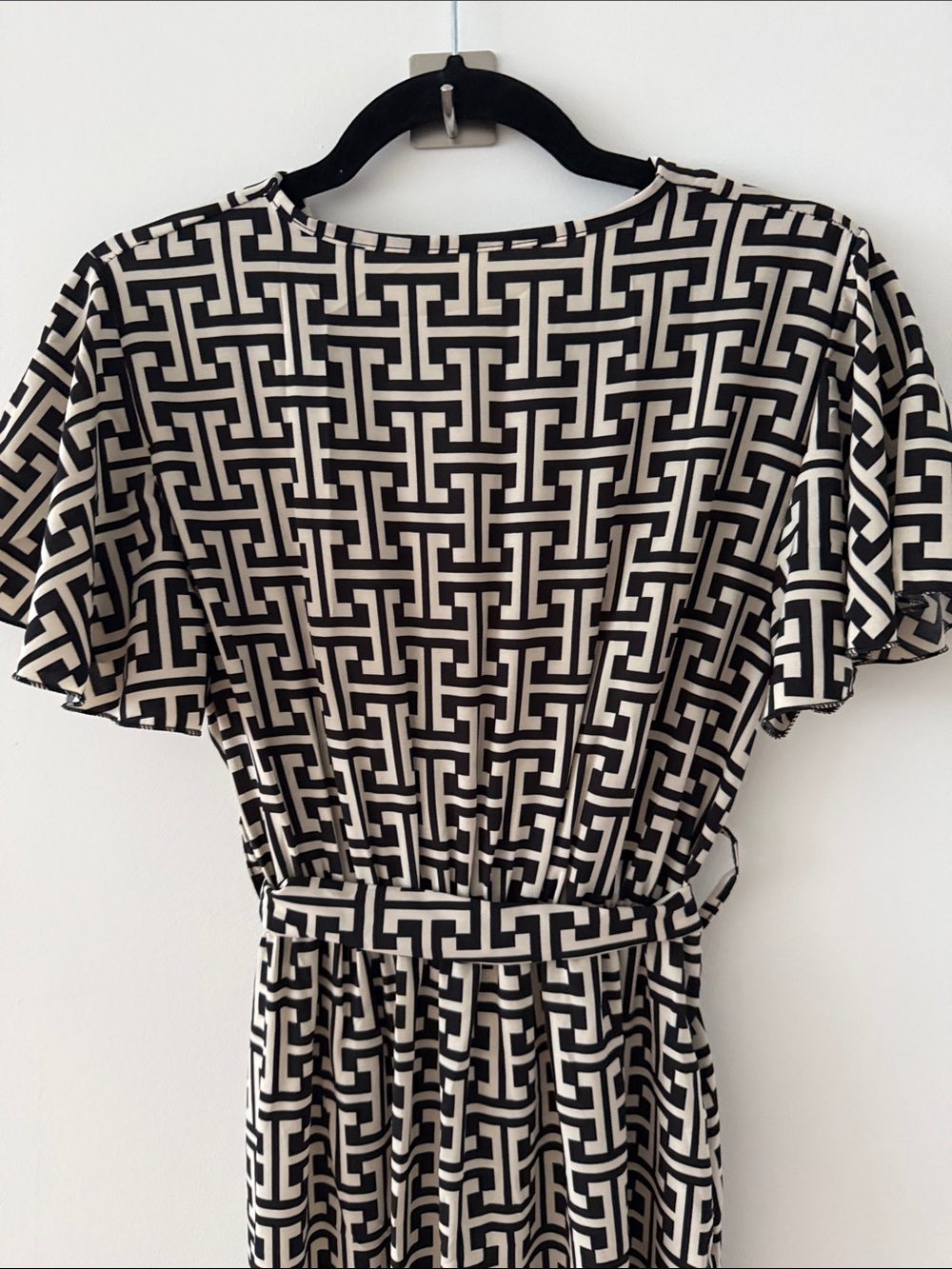 NWT Made in Italy Black & White Patterned Maxi Dress with V Surplice Neckline. - Picture 7 of 9